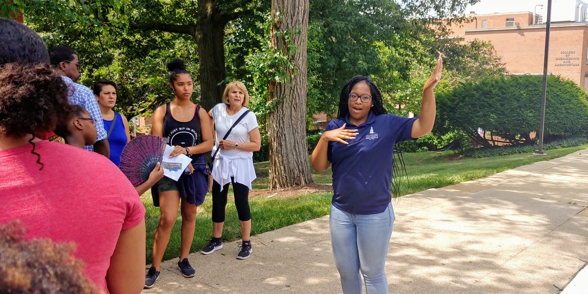 RUnotNtertained's tweet photo. Kids 1st college tour was a success at Howard University! I don't post pics of my kids, but this will do #HBCUpride #HU https://t.co/Yi9DYDvsPL