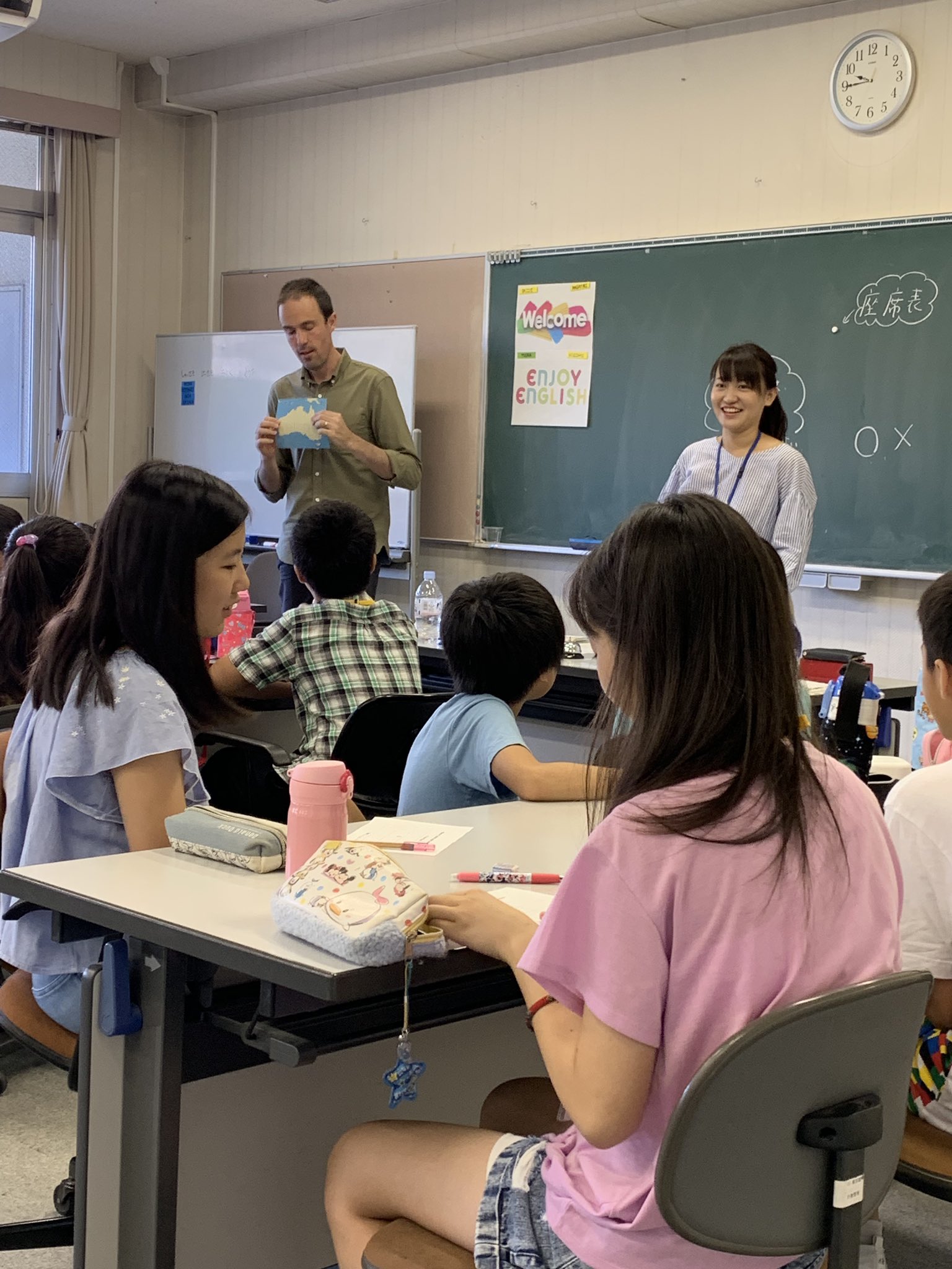 東京都立立川国際中等教育学校 على تويتر 7月27日 19人の小学生が本校の英語体験教室に参加しました