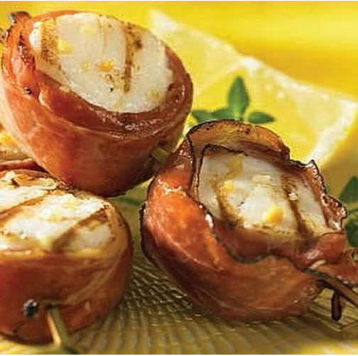 TailgaterMag's tweet photo. Sweet, succulent scallops grilled in a wrapping of salty prosciutto. Now that's a weekend. Recipe>https://t.co/xFbU9re4j1
#bbq #grilled #recipe #scallops #tailgating #outdoorcooking #bbqtreat #highendtailgate # https://t.co/uh4ngIN1dr