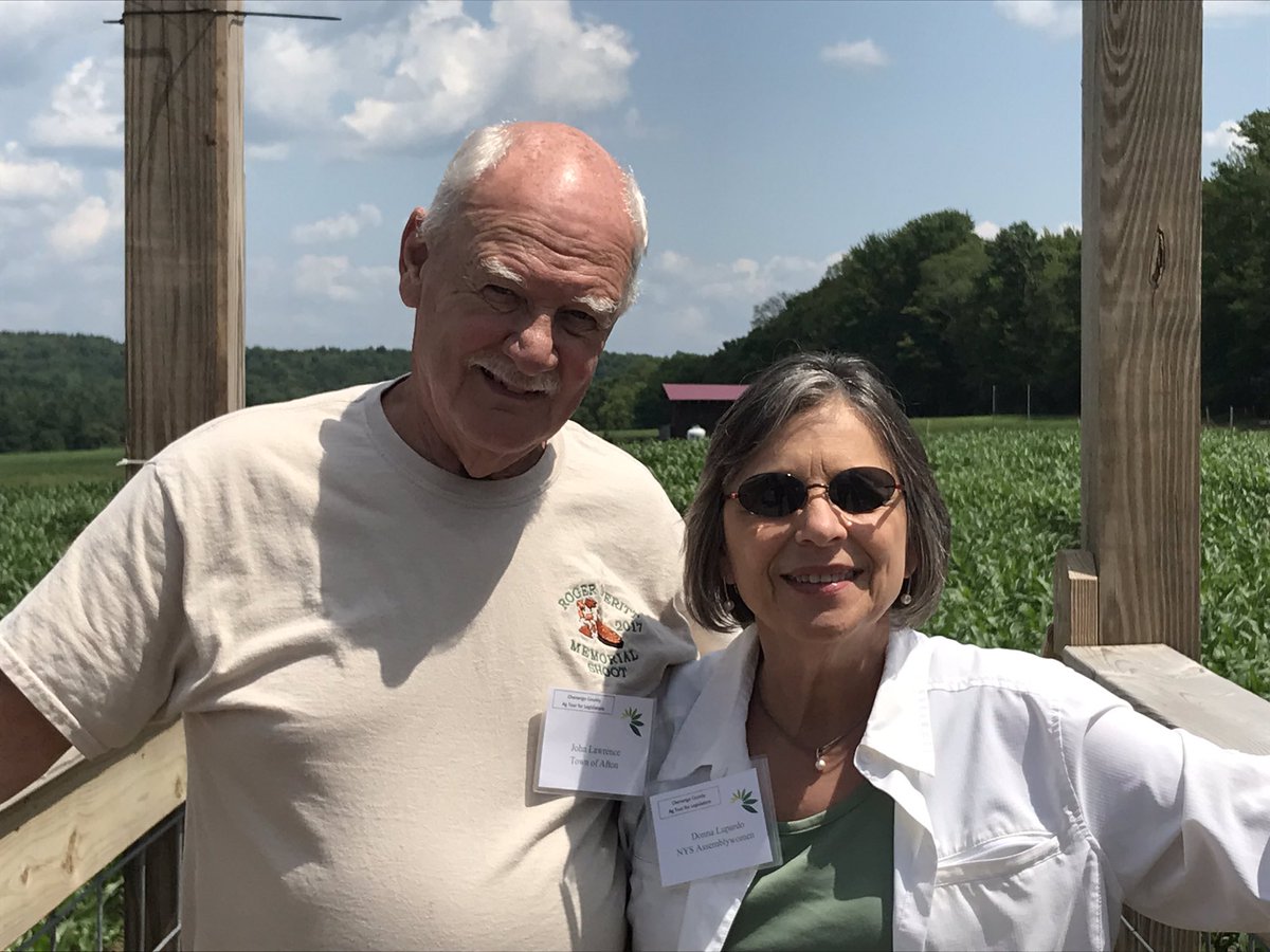 DonnaLupardo's tweet photo. Saw the start of the 9 acre fall corn maze at Peila View Farms in Oxford. There’s a nice vantage point in the middle. Wizard of Oz theme this year. #ChenangoCo https://t.co/cki00HjrMu