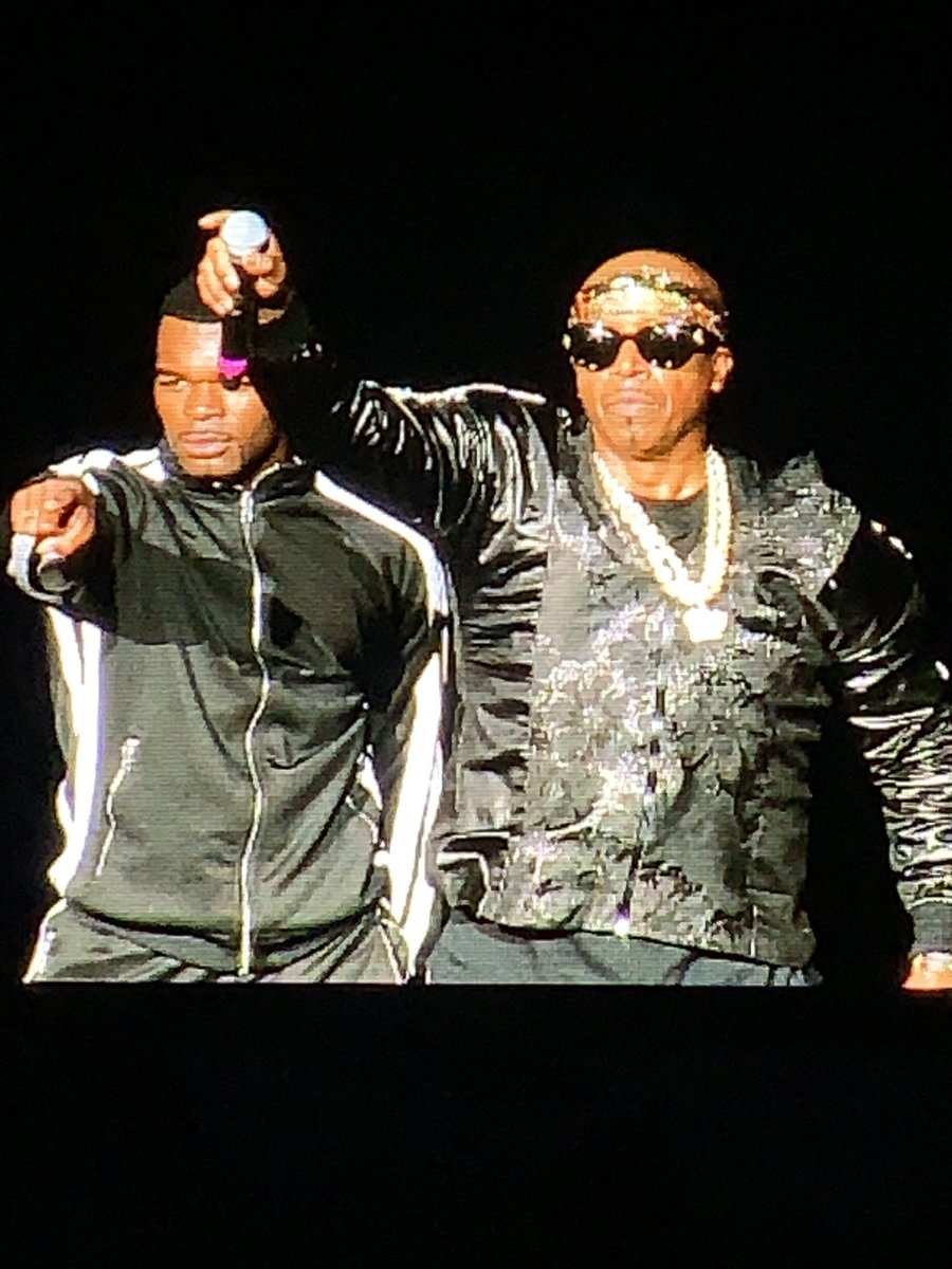 mtodaro33's tweet photo. Finally!!!! Been waiting since 91!!! @MCHammer he’s still got it!!!! https://t.co/Z3oYKKapzH