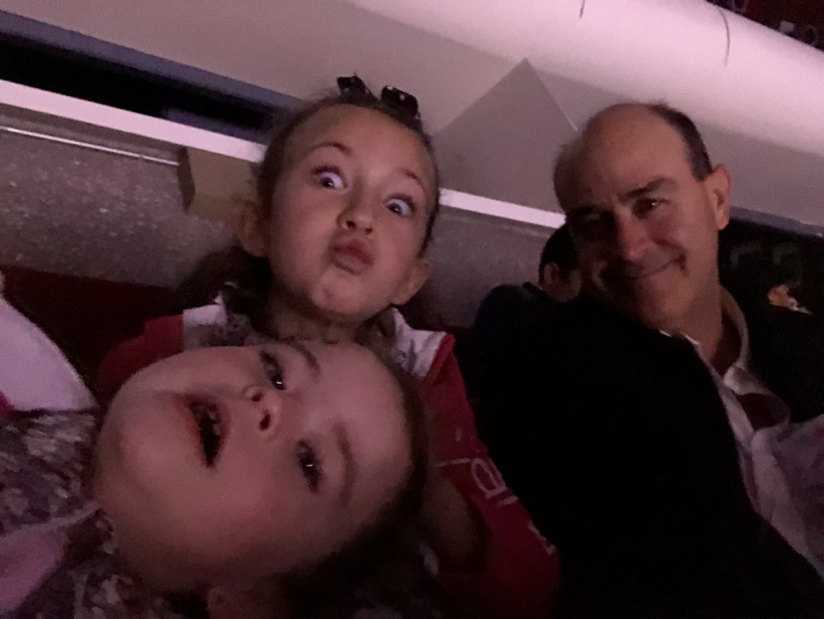 Chiopocket's tweet photo. #disneyonice auditorio nacional https://t.co/rMnHocTXOS