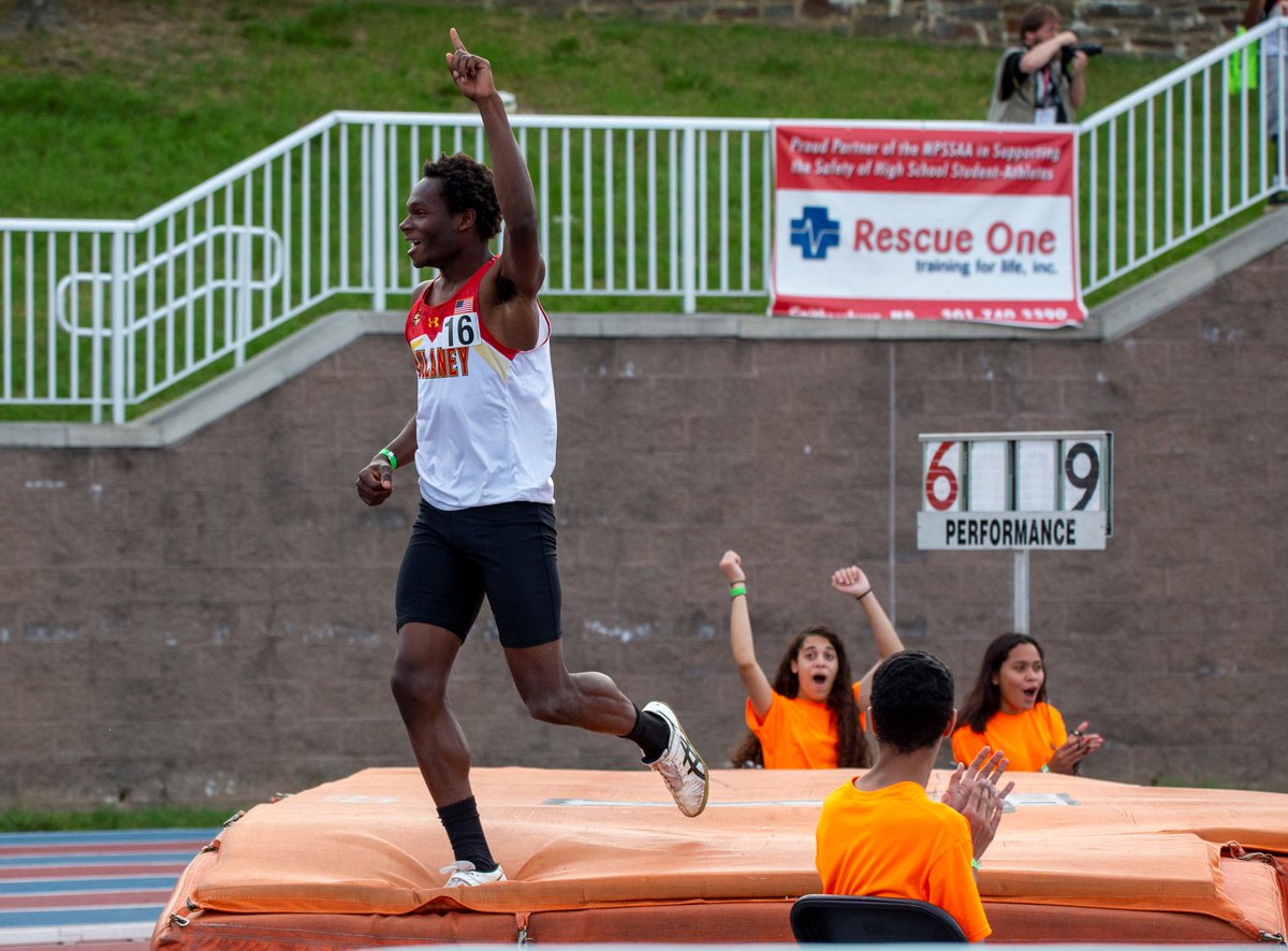 Dulaney top 10 continued #4 The track &amp; Field State finals. Dulaney athletes just putting on a show. It was so worth the trip over to Morgan for the final event of the year. <a href="/DulaneyLions/">Dulaney Athletics</a> <a href="/DulaneyHSXC/">DulaneyXC/TF</a>
