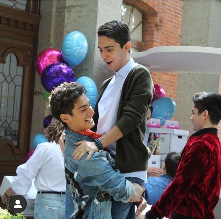 Alejand93344809's tweet image. AME COMO ARIS CARGO A TEMO 😭❤ LOS AMO TANTO TEMO PARA PRESIDENTE

JUNTOS FUIMOS ARISTEMO
#ElCorazónNuncaSeEquivoca
