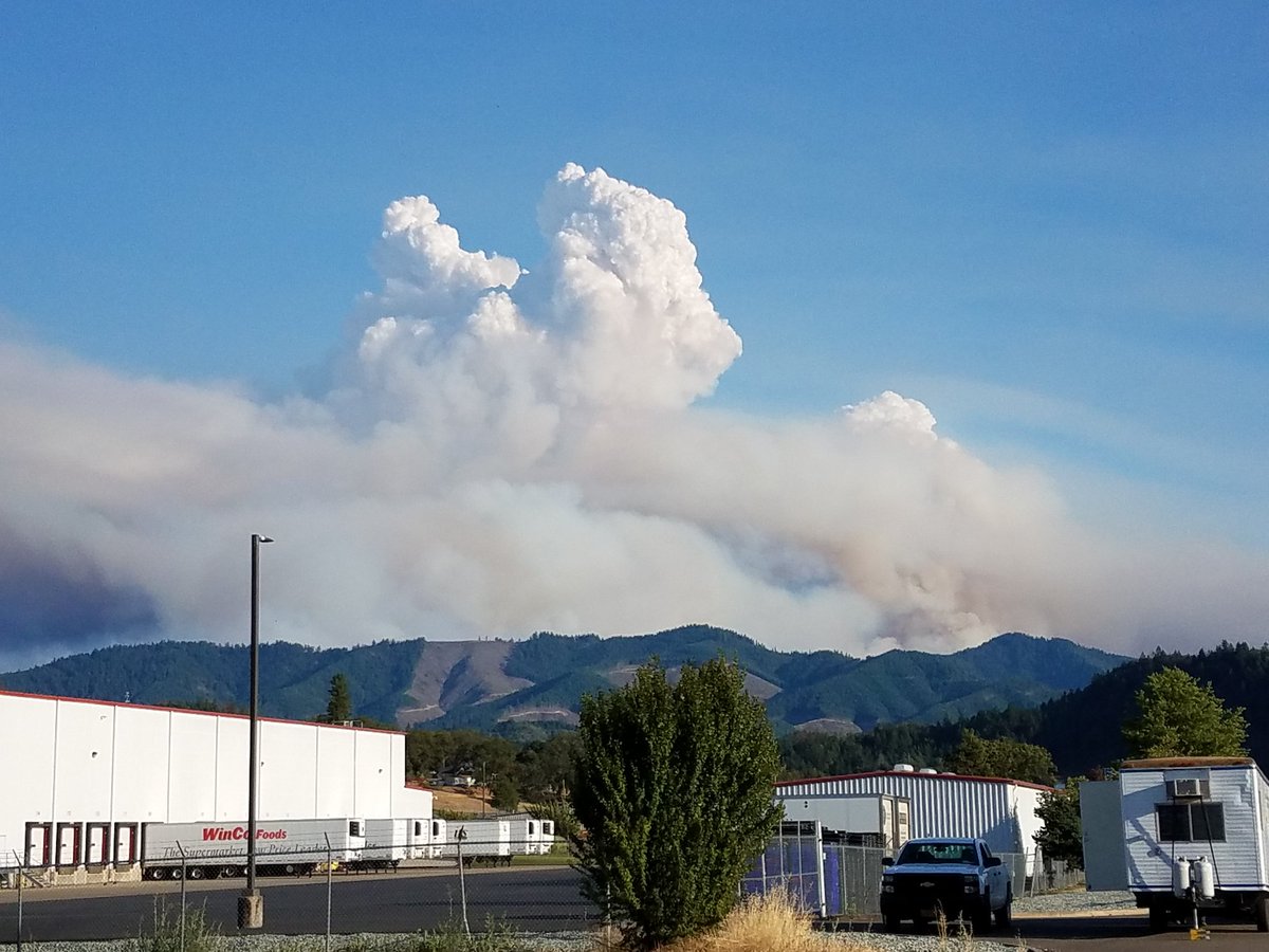 IMET_TomWright's tweet image. Almost continuous #pyrocu for the last hour on #MP97Fire. #imet #orwx
