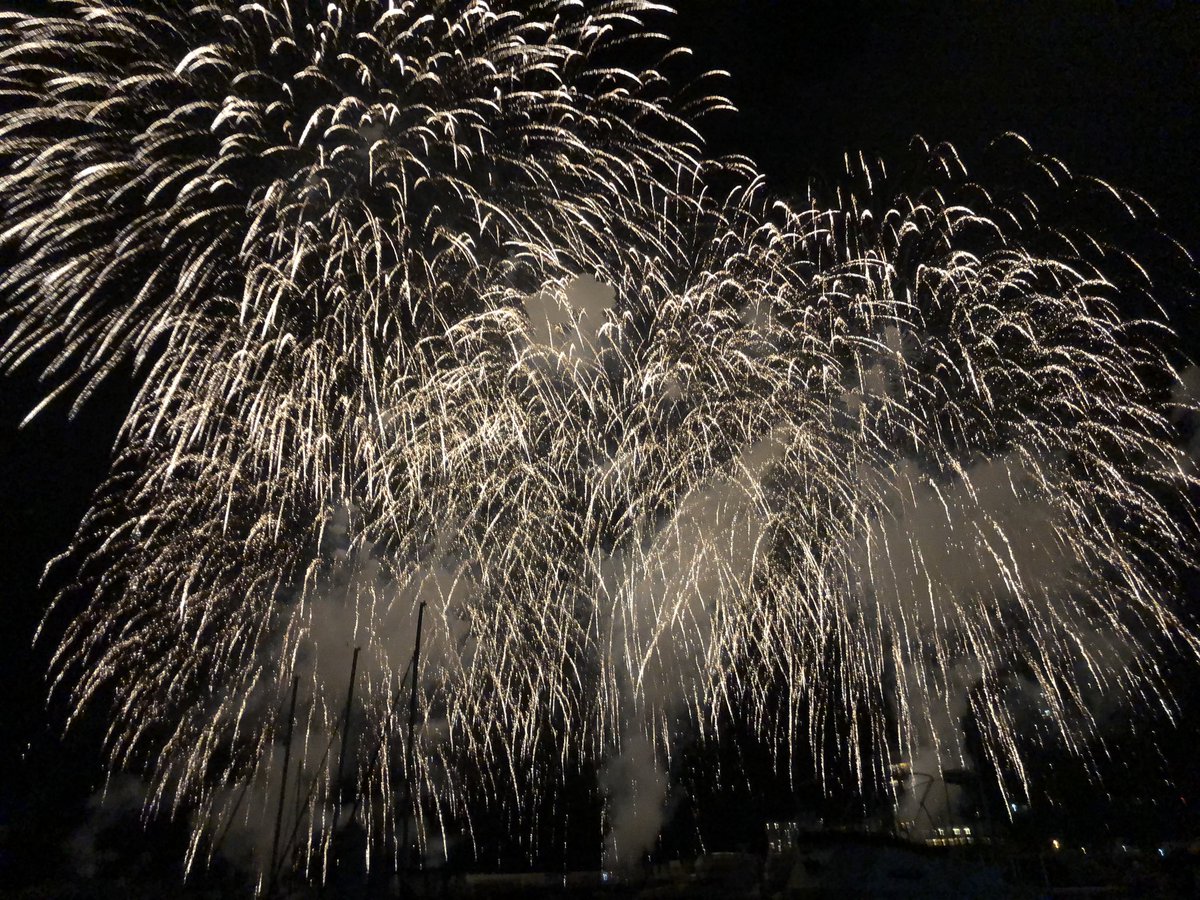 游姫 Yuki على تويتر 昨日の熱海海上花火大会 雨も気にならず最高に綺麗でした Instagramがシャドウバンされました ハッシュタグを付けても反映されないなんてとても大迷惑です なのでinstagram2日間程 放置します