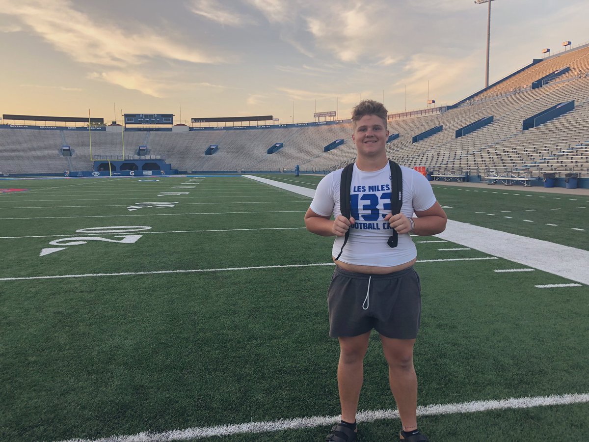 apatt99's tweet photo. Great camp at KU today! @BallCoachBaby https://t.co/qtjMNqqwiD