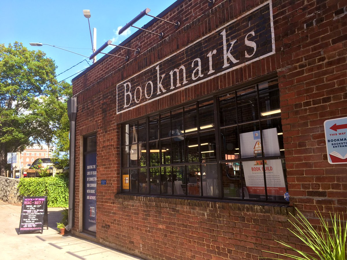 onegingergeek's tweet photo. Also, great shopping. 🛍 Some favorites included @BookmarksNC and Visual Index, a cool little art shop with pieces by artists from almost every state (48/50). https://t.co/wQ31oAZrKV