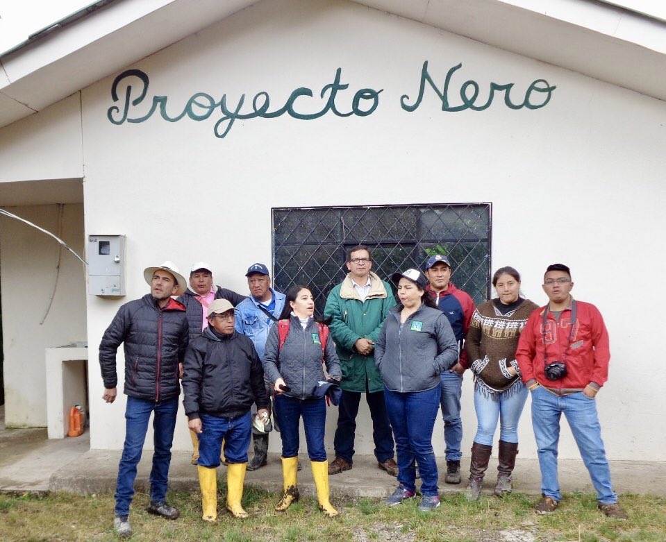 jotalloretv's tweet image. Recorrimos las fuentes de agua del #ProyectoNero, donde se está talando un bosque sin ningún respeto del plan de manejo ambiental. Informaremos esto al @Ambiente_Azuay.
Son 3.800 hectáreas declaradas como bosque protector en el año 1983, de aquí sale el agua para 30.000 persona.