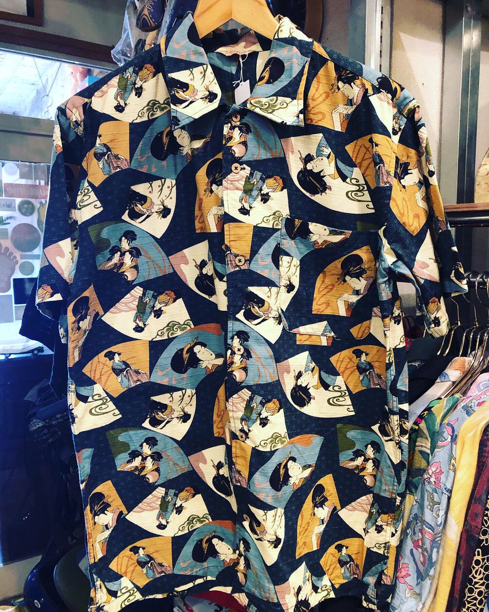 jam_rue0615's tweet photo. 半額商品たくさん追加してます！
さらにフレッシュな新商品も追加しました！
SALEと入荷、二倍楽しめる店内にぜひ遊びに来て下さい！

#JAMRUE #長崎古着屋 #古着屋 https://t.co/KbtoaRsVTc