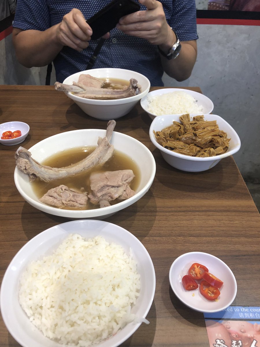 49. Bak kut teh with  @eugenewei - immigrants, diaspora, identity, narratives, home, travel, birth rates, beuracrats, the early internet, writing essays, blog rings, video arcades, perverse incentives, status, social networks, /r/changemyview, naive techno-optimism, book notes