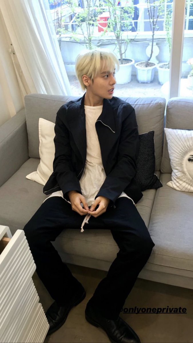 onlyonesprivat's tweet photo. Literally how we wait for each other. https://t.co/XgyXEPnwoh