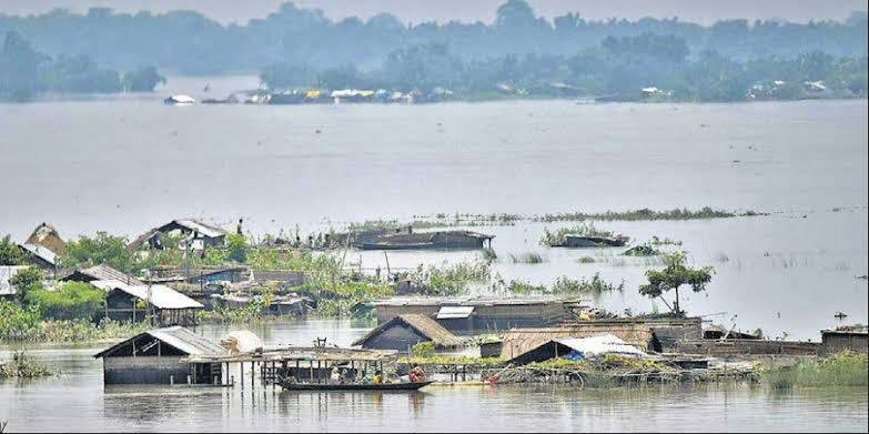 Srcdelhi's tweet photo. Mumbai floods! Assam floods! Bihar floods! Who is at fault?
Do you think it could possibly due to climate change?
Can we help prevent these disasters?
Share your views #srcinitiative
#ClimateChange #AssamFloods #MumbaiFloods #BiharFloods
#DebateAbierto https://t.co/GCZgNKMnTi