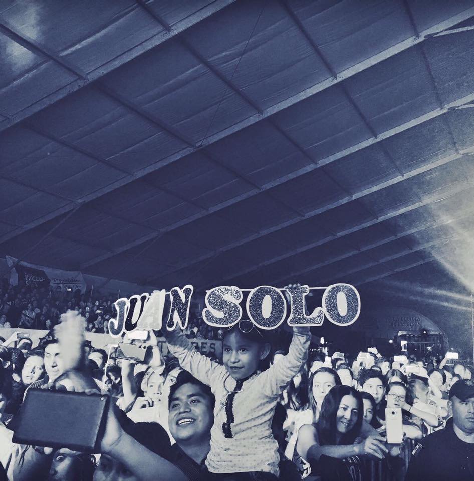 ComandoSoloBC's tweet photo. Una imagen dice mas que mil palabras @entijuanarte y #Tijuana y el #ComandoSoloBC quiere vivir esta magia de complicidad con @soyjuansolo #JuanSoloEntijuanarte2019 @MonacoEnt https://t.co/1BngMfooyF