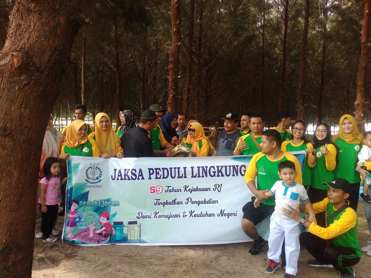 ppl_laskar's tweet photo. Kegiatan Lingkungan Kejaksaan Negeri Painan di Konservasi Penyu Amping Parak https://t.co/wLf0mpcVEW