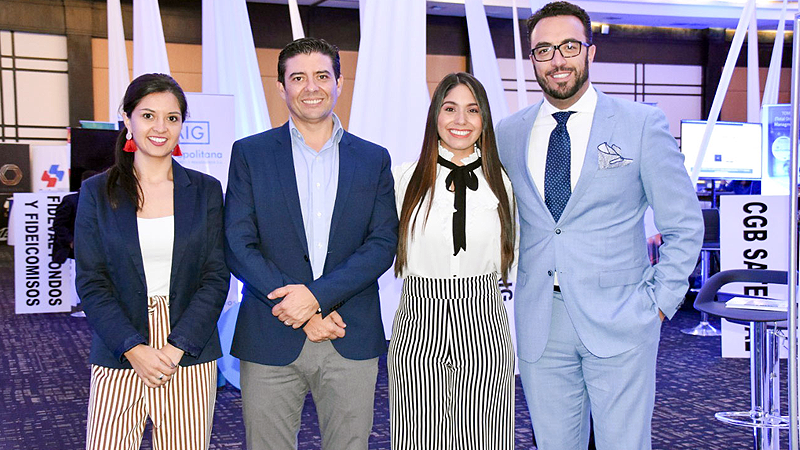 AutomagazineEc's tweet photo. Exhibición de autos y vivienda en Expo Consorcio Pichincha Guayaquil:
https://t.co/mN1sXgBLhP
#AutoMagazineEc #Autos #CONDELPI #Ecuador #ConsorcioPichincha #Guayaquil #CarlosLuisAndrade #ÚrsulaStrenge #PedroMateos #Vivienda #Exhibición #AutoMagazine #AutoEc https://t.co/0diEsTwo61