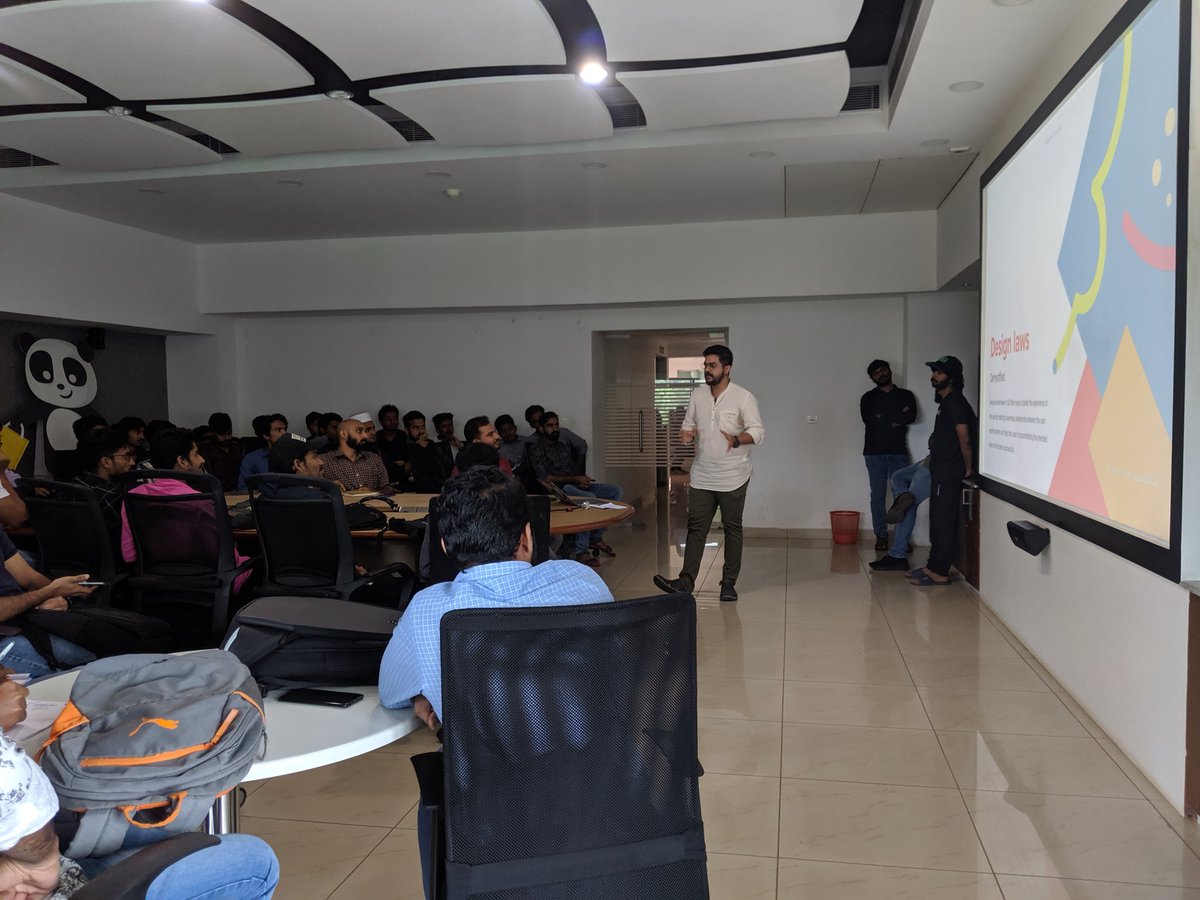 The0xArchitect's tweet photo. All ready to hear those #DesignLaws 👨⚖️👩⚖️ by Ganesh. 🤩
Again, houseful of super passionates here with #GDGKozhikode. 🥳
#GDG #UI #UX 📊 @GDGKozhikode @GoogleDevsIN https://t.co/zjyV7KDDPF