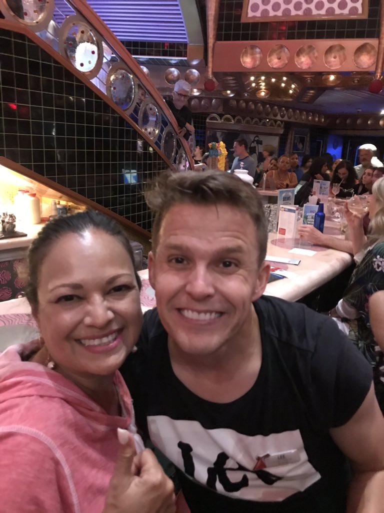 Elsa_Contreras4's tweet photo. #LSBCarnival This amazing Cruise Director is what makes this cruise soooooooo much fun! His energy is out of this world. Thank you Lee!! https://t.co/TMfaicTMua