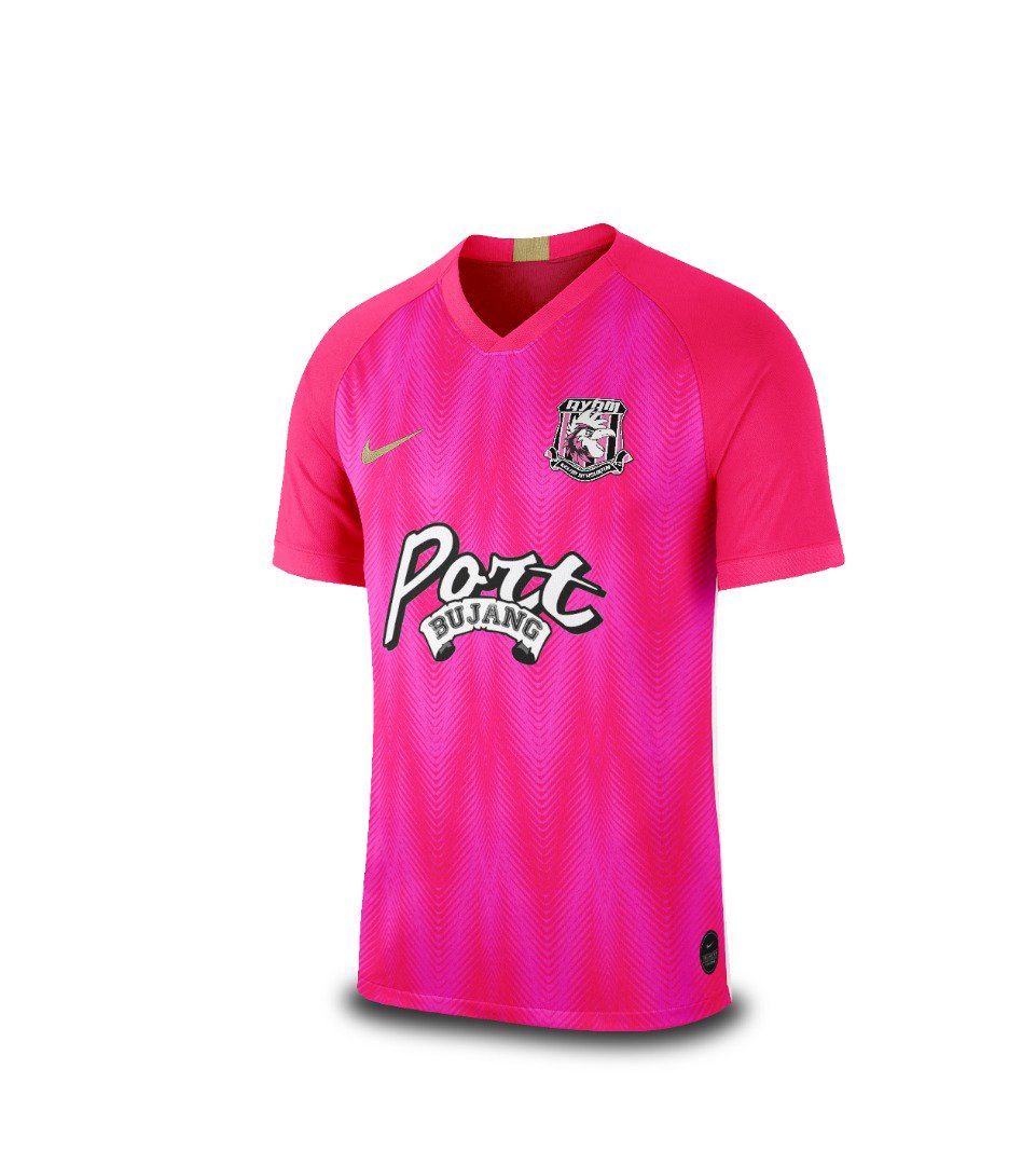 Ayam_SC's tweet photo. Sila berkokok jika anda berminat untuk memiliki jersi pasukan bola sepak paling agung di Malaysia!! https://t.co/3vxrDux16F