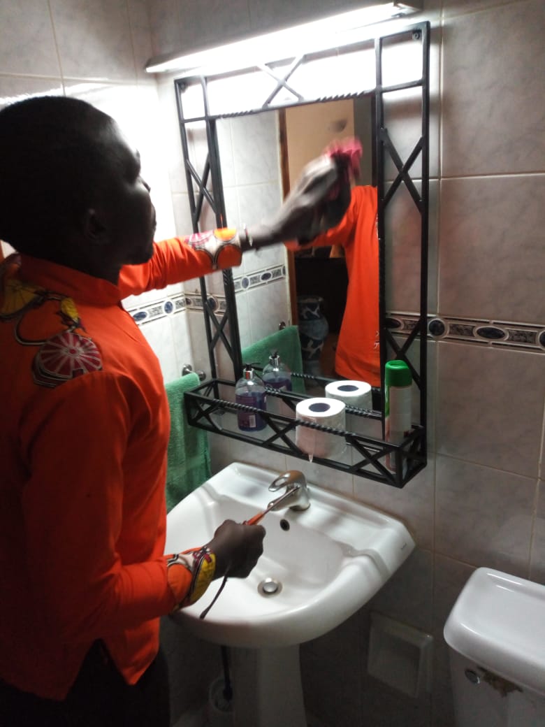 dnahinga's tweet photo. I don't have a good verse on mirrors.
But the pieces makes me happy.

Made with love @ #UBWorkshop #UBSpaces

Available in the colours below. Cost + Fixing @ Kes. 20,000.00 https://t.co/eLWzqxfeBB