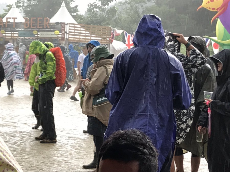 フジロック22の女子の服装に雨具は 失敗例とおしゃれフェスファッション Mimiful News