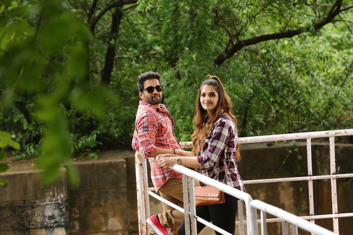 cineobserver's tweet photo. #A1movie is a fun-filled romantic entertainer that marks #Santhanam 's return as the king of comedy.  @taraalisha01 sparkles like a newly minted penny and steals your heart! Read my #review of @iamsanthanam's #A1! @proyuvraaj #a1review #Review 
READ: https://t.co/ADvB4kDXyj https://t.co/HuMk8fWZWR