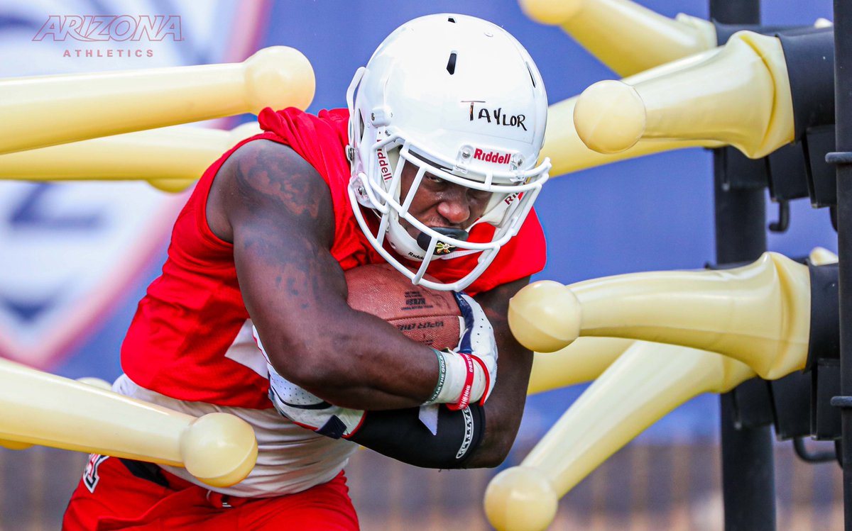 BearDownPhotogs's tweet image. Arizona Football's first day of camp is in the books. @ArizonaFBall 

#BuildingTheA | #ArizonaWildcats