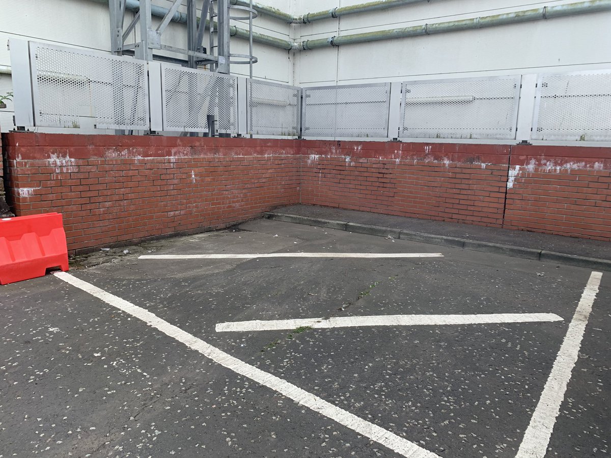 ayr_tag's tweet photo. Mill Wynd Car Park &amp; Garages AFTER photos - this site has been #TAGGED  @missmaxineallan @OwenKerrSigns https://t.co/WFUhXIbiK0
