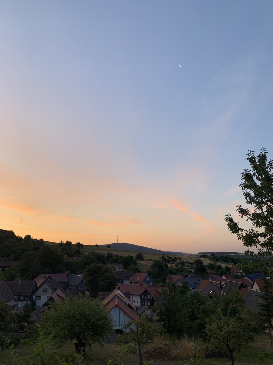 derSchniep's tweet photo. So 15k am frühen Morgen (wie versprochen) fertig, Garten schon gegossen jetzt großes Frühstück und dann auf zum Baggersee schwimmen 🏊♂️ 😁 #planfürheute
#laufschnieplauf #kmspiel #laufenmachtglücklich #laufenistfreiheit #laufliebe #sweatcoin #allactive #runningismylife https://t.co/RCloiv9TCV