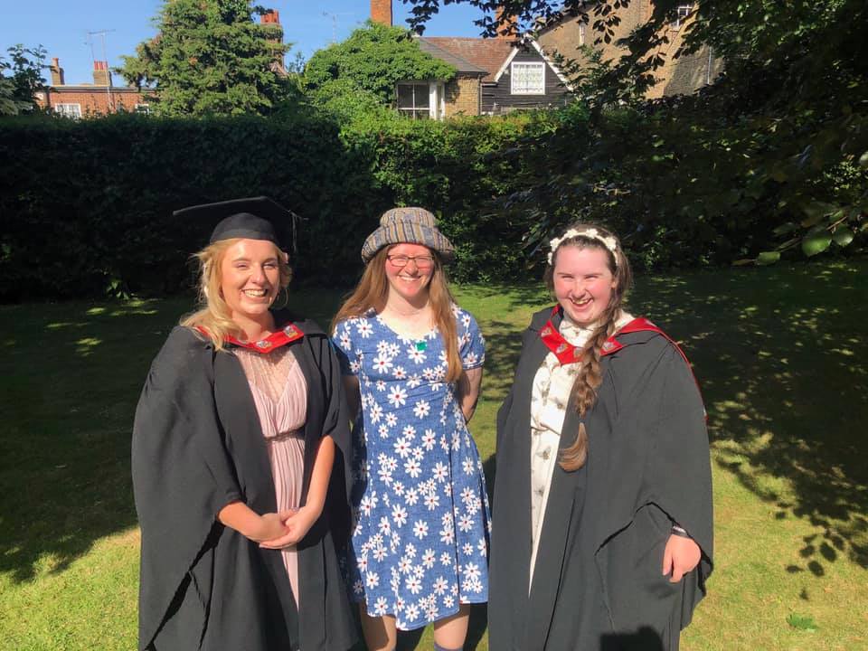 ecokate92's tweet photo. This week I graduated from the University of Greenwich. It has been a life changing experience, giving me the knowledge, confidence and skills in a career I love. I am so thankful to all the staff and students for such amazing experience! #ProudtobeGre
@NRInstitute @FESGreenwich https://t.co/MNzZgHyilB