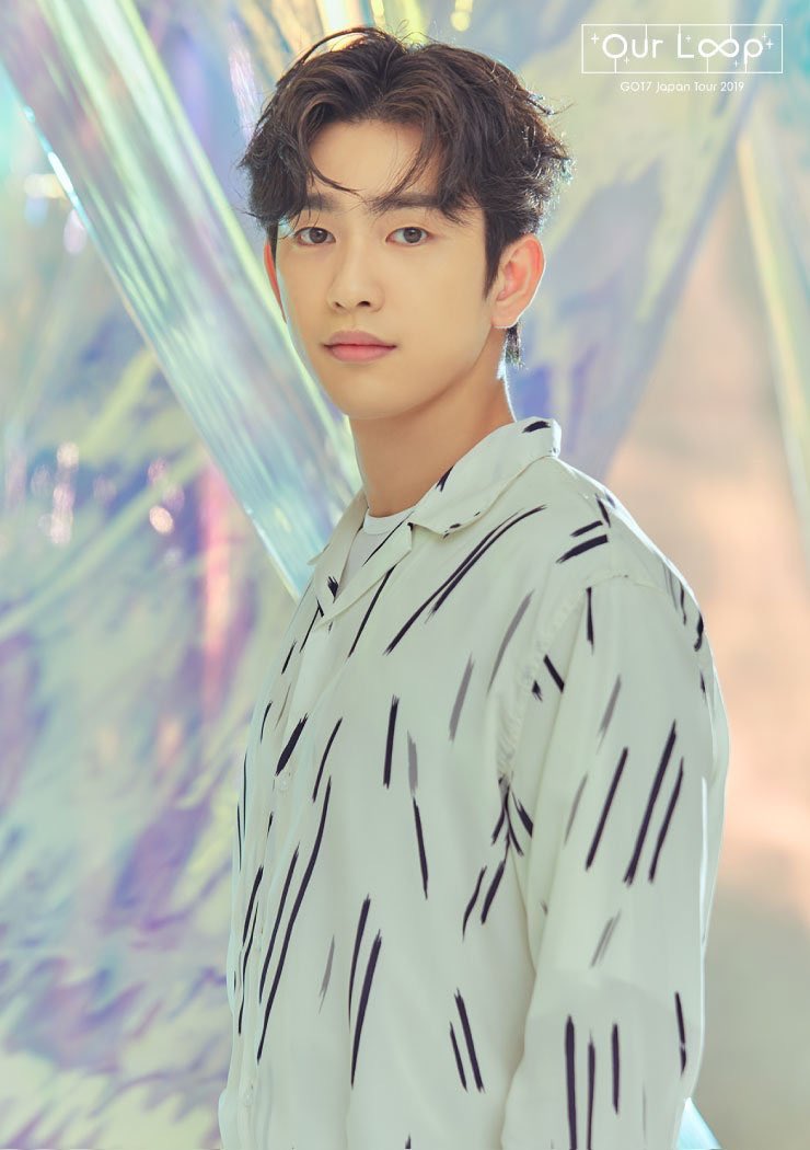 7degrees0116's tweet photo. 😭😭💜💫 #GOT7 #갓세븐 #진영 #jinyoung https://t.co/iabWL8y5m1