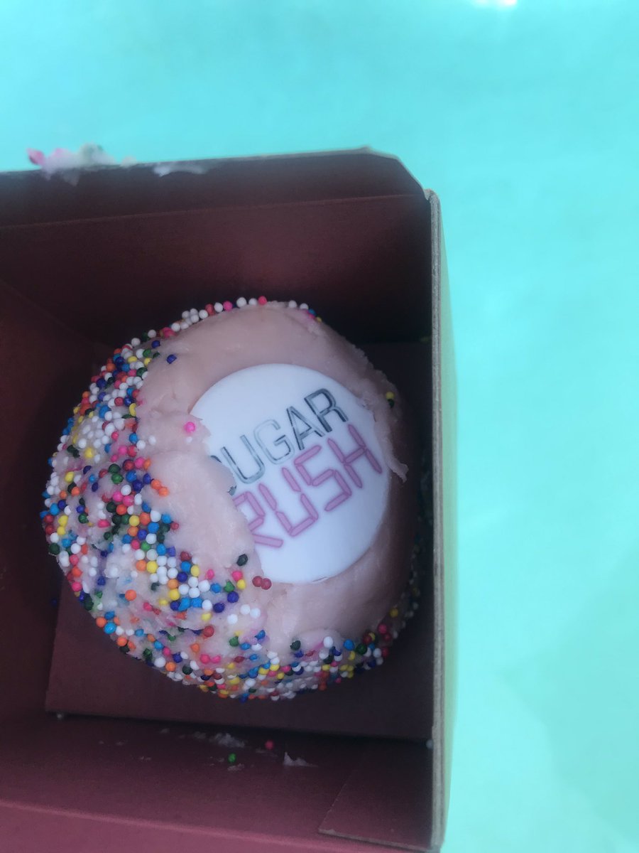 MadsFinegan's tweet photo. @gofooji @NetflixFood Thank you ! #cupcake #sprinkles #sweepstakes https://t.co/wzm76SOF3n