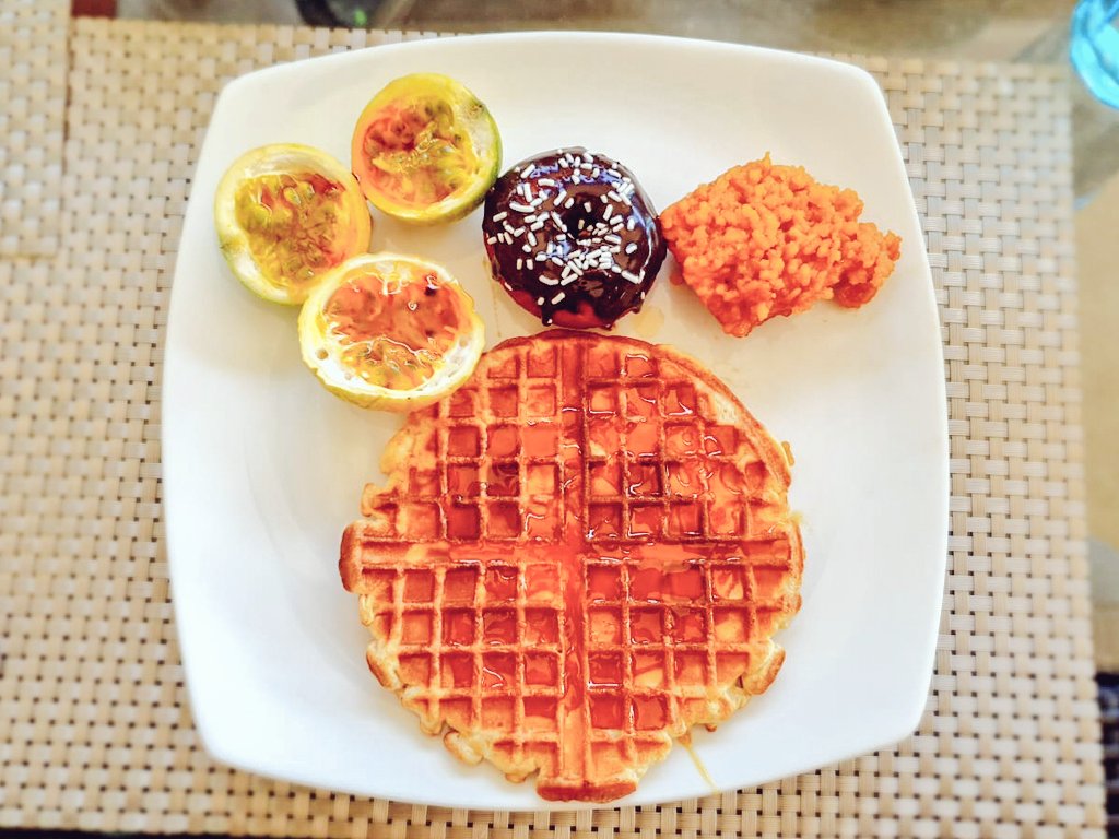 Mixed Styled Breakfast #American #Sinhala #Tamil #Breakfast #Pasikuda #MaaluMaalu #TravelWithManee