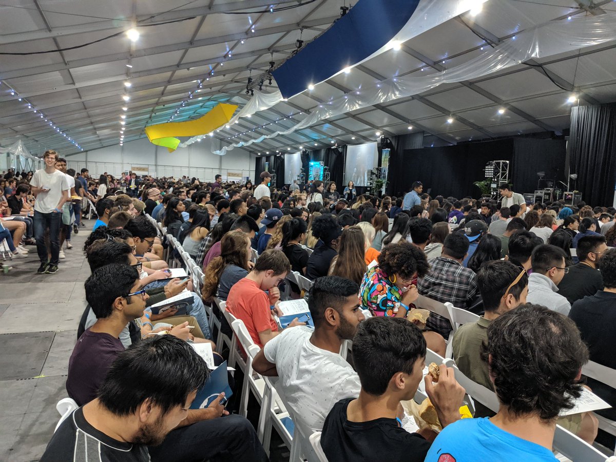 nomaticdev's tweet image. So many 2019 Microsoft interns! How many photocopies and coffee runs can one company really need for a summer? 😝 #MicrosoftLife #microsoftintern