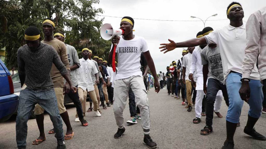 frnews_ng's tweet photo. Terrorism: Court Orders FGN to Proscribe Shiites’ Movement https://t.co/3Z5tICXJDV https://t.co/OnHUysaTZg