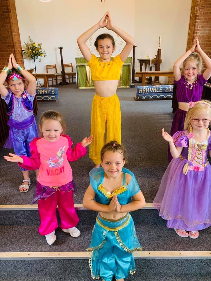 TheatreRocket's tweet photo. Fabulous Aladdin MT workshop with performers aged 4-7. Really impressed with their singing. Every child sang solo on mic &amp; danced to Prince Ali. We explored all the characters through mime and drama too. What a lovely group. We hope you had fun! Special thanks to our TRW helpers. https://t.co/TA6tj1R68b