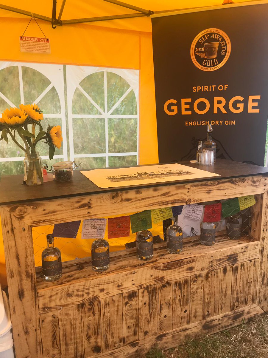 Spirit of George on tour this weekend at Haddon Hall Summer Artisan Market.. pick up your gin.. go go go!!
.
.
#sliceoforange #everythingsorange #gin #nepalesebotanicals #mallory #everest