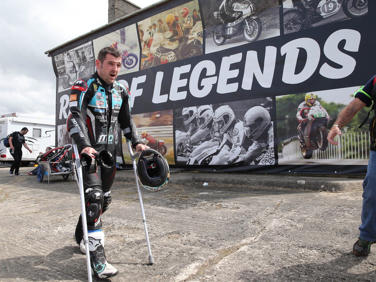 📸 A picture says a thousand words 

Michael Dunlop wins the Open race at the Armoy Road Races just 16 days after breaking his pelvis at the Southern 100

More to follow

#bbcbikes