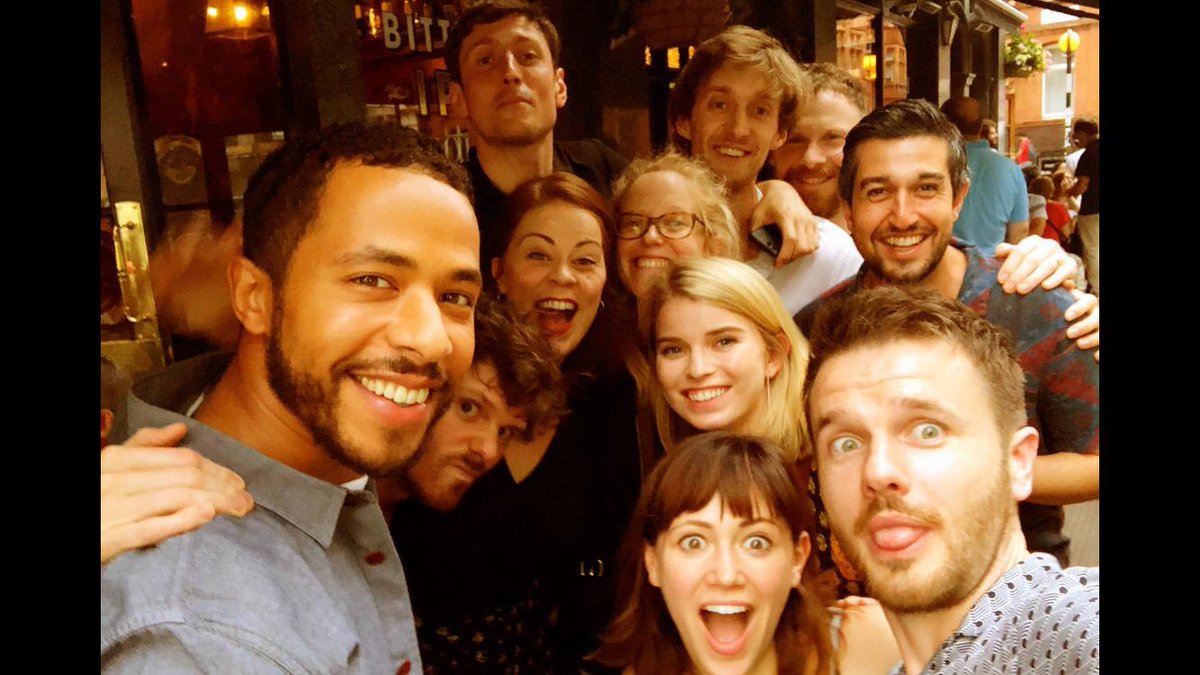 UkweliRoach's tweet image. Was so great to see so many of my @RADA_London buddies last night after 10 years in the game! ☺️🙌🏽
#Classof2009 
@morganwatkinstw @ronan_raftery @renaldoandclara @JillWinternitz