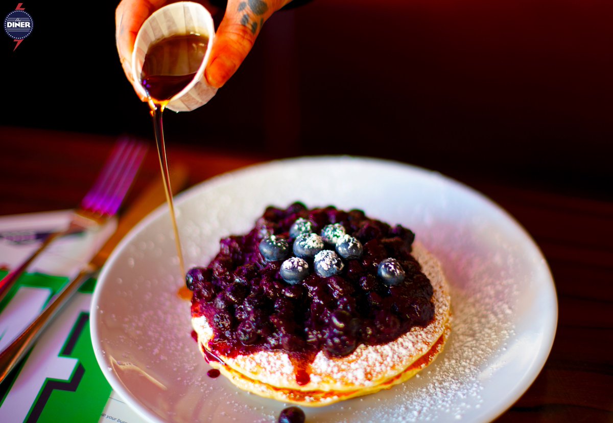 Life is all about balance. Have #Pancakes with healthy blueberries on top, smother said pancakes with maple syrup 👌 #Winning #TheDinerUK