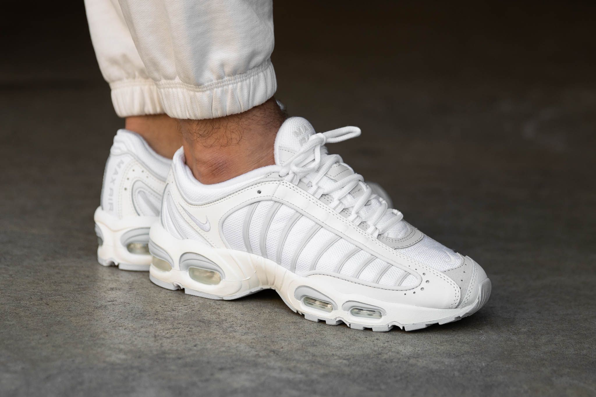 defile Tranquility lort Twitter 上的 Titolo："Nike Air Max Tailwind IV "White/White-Sail-Pure Platinum"  Get Your Pair ➡️ https://t.co/VbQ6beoJz1 HOMEPAGE ➡️  https://t.co/ghnTfYtHzL US 4 (36) - US 12 (46) style code 🔎 AQ2567-102 # nike #airmax #airmaxtailwind4 #titolo #