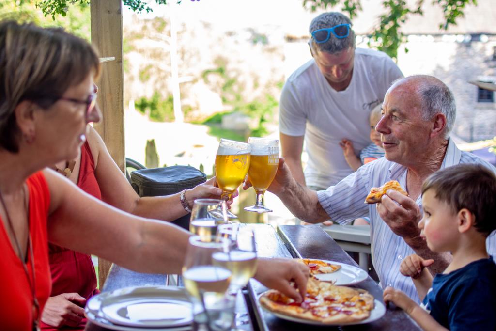 The temperature won't get below 17 degrees today or tomorrow, so best to stay outside our taproom, enjoying freshly made, stone-baked pizzas, cold beer (including our new limited edition IPA) and chilled white wine. (Menu here bit.ly/2vlRpxQ)