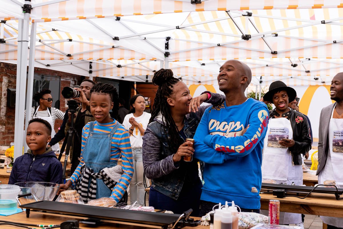 McDonalds_SA's tweet photo. Chef Martin shared tips with our guests who also were treated to a delicious live demonstration and tasting!😁 #KnowOurFood Visit https://t.co/8pz2YPxjG0 to get to know our food❤️ https://t.co/vlK5JotMXt