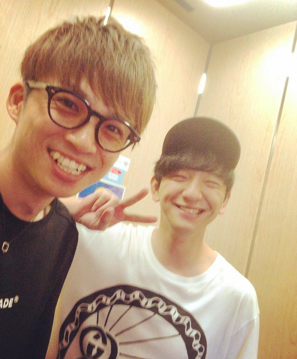 ミキアギシュなつ ミキシュタインに会える Su Twitter 最近のゆず兄のヴィジュアルがイケメンすぎて この笑顔を見るとこっちまで自然と笑顔になる 1枚目の写真もほんと素敵 ゆず兄色んな人から愛されてるなって思ったし 抱きついてるのが稲ちゃんやったらな