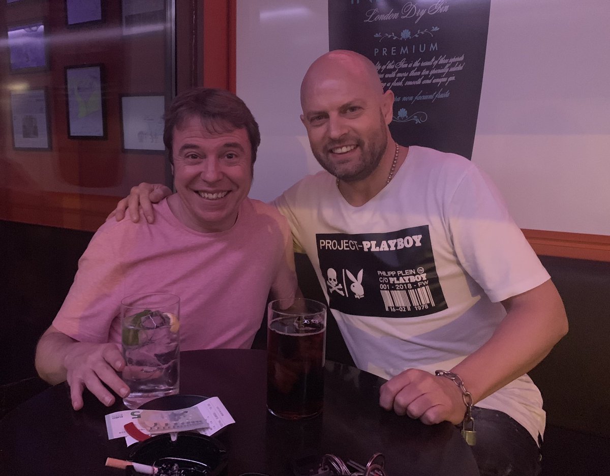 Muchas risas y muchos proyectos en camino...😊
Aparentamos muchos más años de los q tenemos, qué injusto!!!!!! 😂😂😂
#Jordi600 en #leonesp
<a href="/Promotora600/">Promotora 600</a>