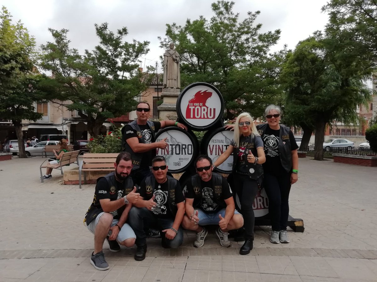 Andamos por Tierras Zamoranas, en  la Concentración de Ruedas Raras. Lujazo de finde 😎😎🍻🍻🍻