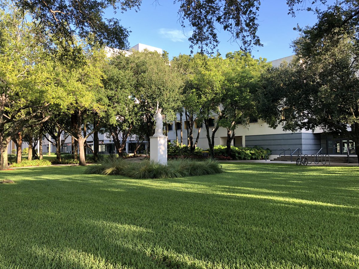 MahaElMetwally's tweet image. What a lush @FIU campus to hold our training in this weekend! @dmw_interpreter #Tech4Tech