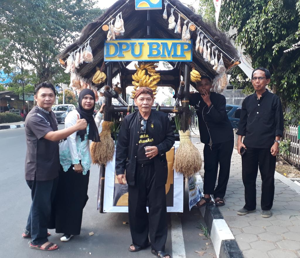 binamargapwk's tweet photo. Persiapan Festival Budaya Nyi Pohaci "Ngarak Awug" Rekor MURI #HUTPurwakarta @ratna_anne @DiskominfoPWK @Kaharti_PWK https://t.co/yDCtu51trb