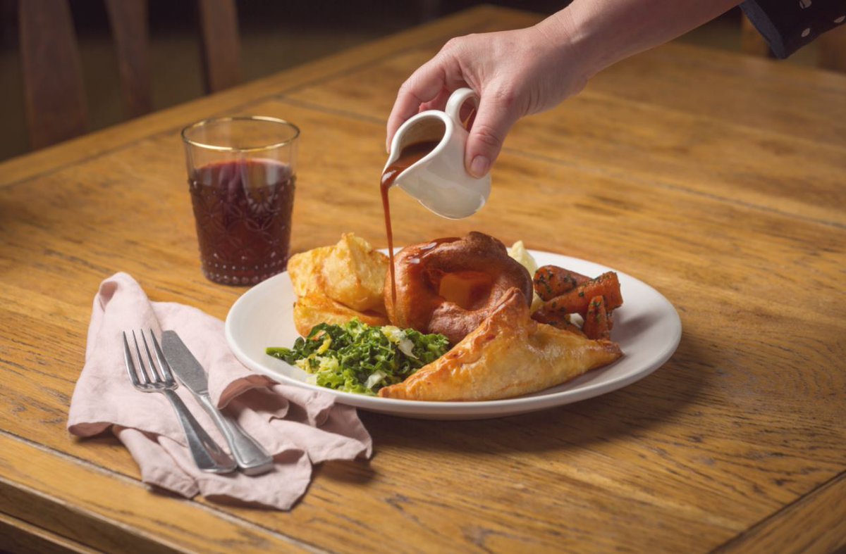 Have you tried our veggie roast yet? 👀

Book your table for tomorrow and let our vegetarian roast do the rest!

Book online here: brasserieblanc.com/book-table/?lo…

Or call us on: 0113 220 6060