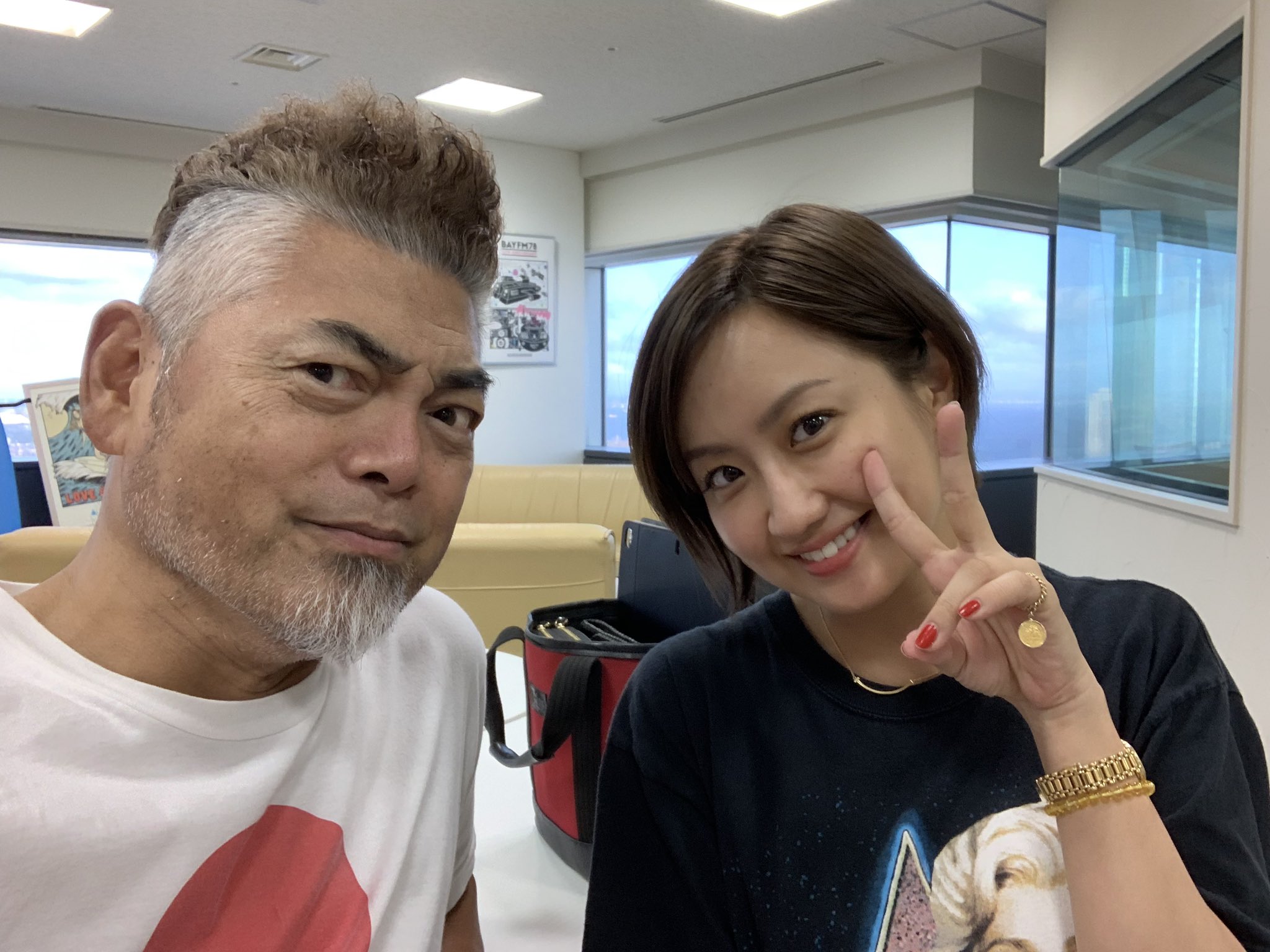 Twitter এ ケイ グラント いや ホントにイイ娘だ 番組終わりで挨拶行ったらお取り込み中だったから って戻って来たら 先程はすいませ ん と最高の笑顔でやって来てくれたのは この人 麻生夏子 さん ケイグラント T Co Xbkx4puyur ট ইট র